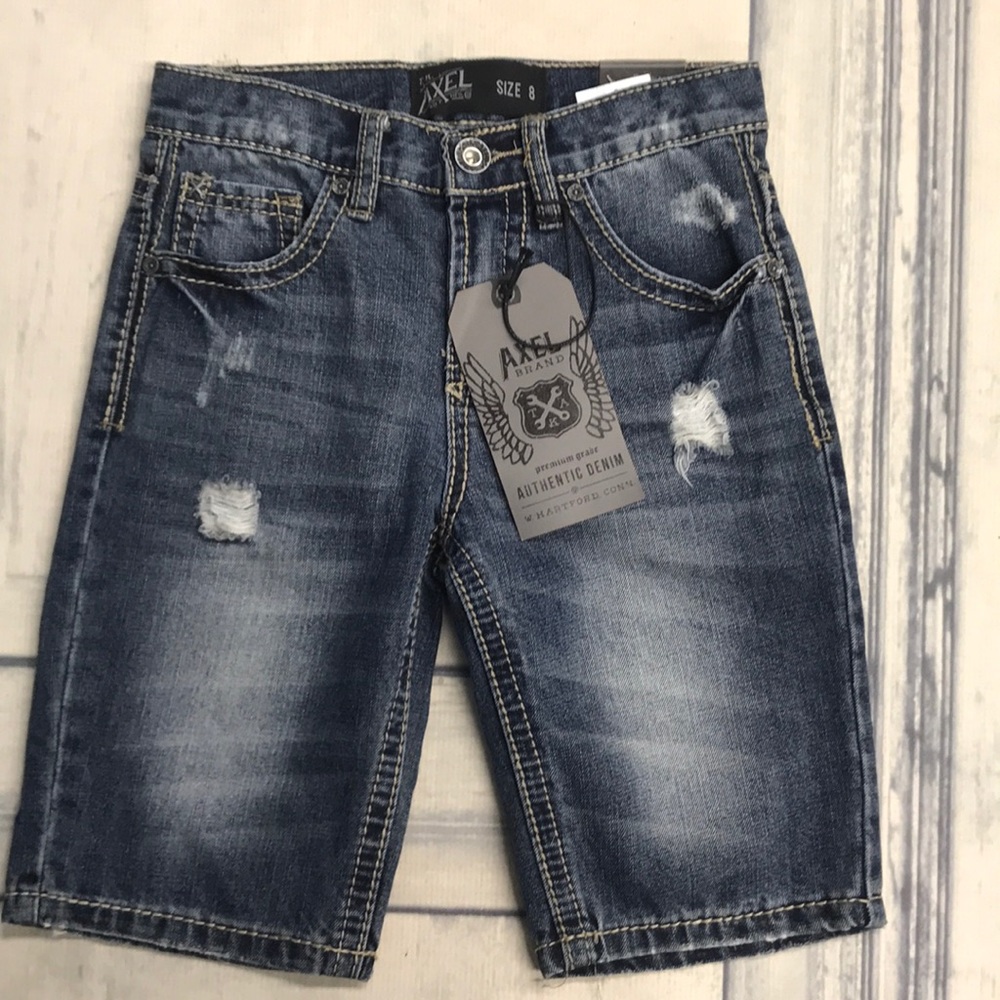 Axel shorts w/adjustable waist